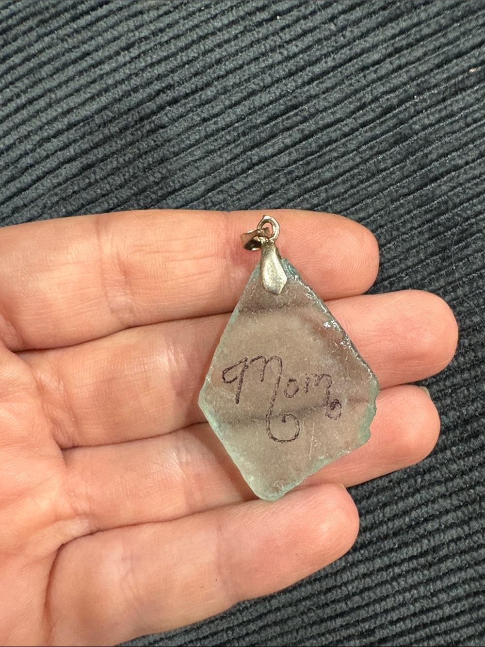 18 KGP Handmade Sea Glass 'Mom' Pendant Necklace - Pale Green